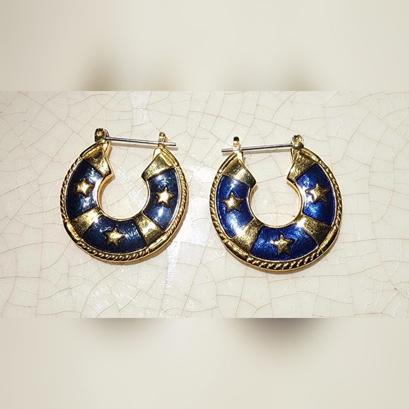 Vintage Avon 1997 circle hoops blue and gold clasp earrings - Picture 2 of 4